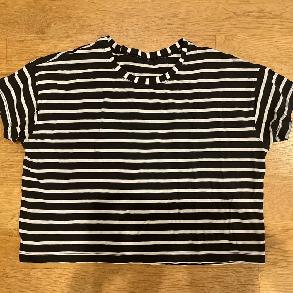 Lululemon cates tee